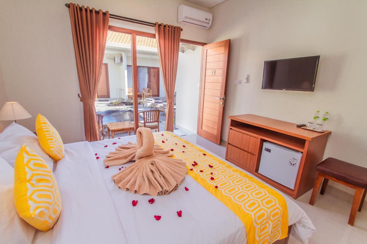 Готель Cening Ayu Sanur Екстер'єр фото