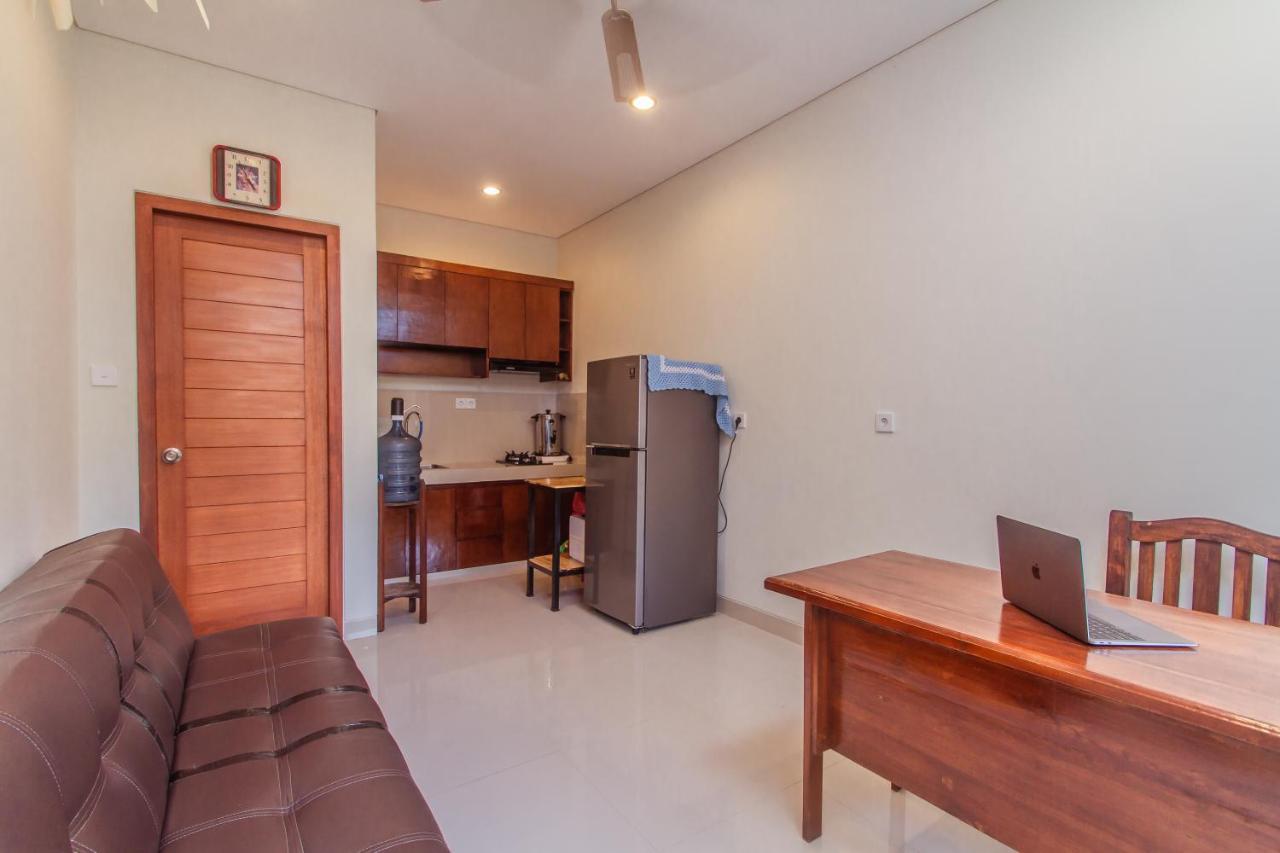 Готель Cening Ayu Sanur Екстер'єр фото