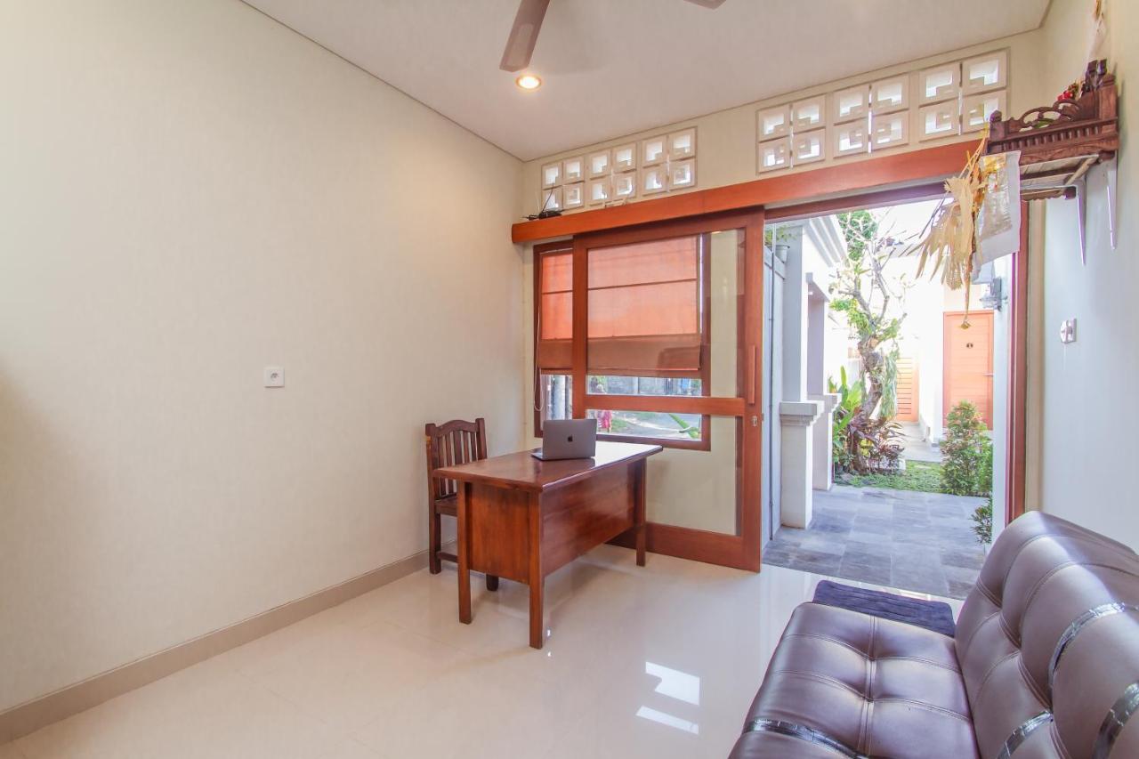 Готель Cening Ayu Sanur Екстер'єр фото